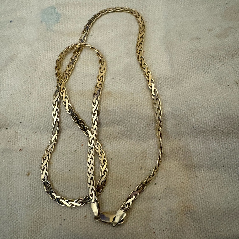 Elegant Gold Chain Necklace